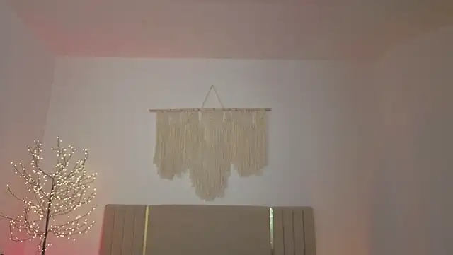 Little mia   online show from 03-23-26, 12:11