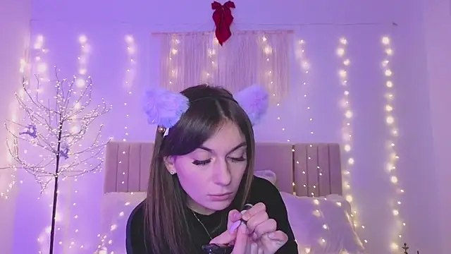 Little mia   online show from 12-19-25, 10:34