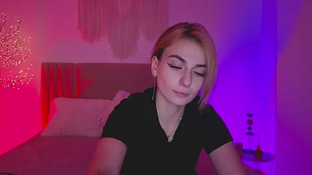 Little mia   online show from 03-20-26, 09:49