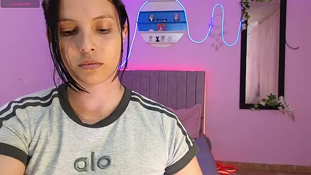 MiSofialeal online show from 10-14-25, 07:03