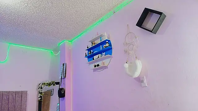 MiSofialeal online show from 03-26-26, 07:23