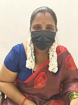 Snapshot of Tamil_Sweety chatting on 08-08-26, 06:04 Tamil Sweety online show from 08-08-26, 06:04