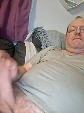 pettson72 online show from 04-21-26, 08:37