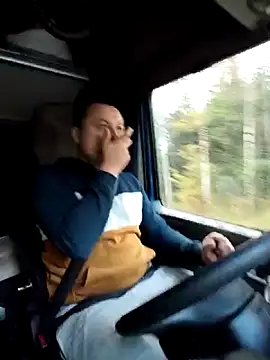 Amberdual online show from 10-27-25, 07:09