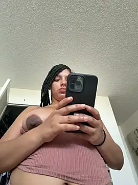 Snapshot of allybluee777 chatting on 06-24-26, 03:43 allybluee777 online show from 06-24-26, 03:43
