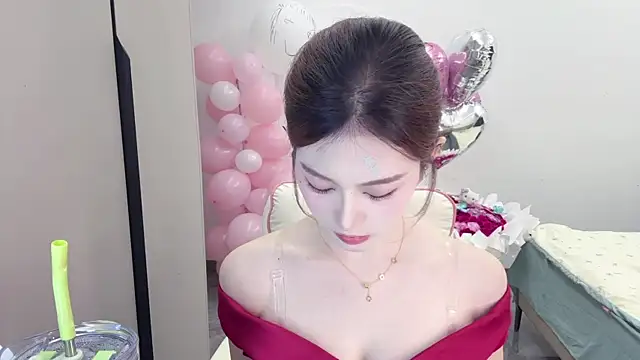 Snapshot of Cookie-oo chatting on 09-29-25, 11:38 Cookie-oo online show from 09-29-25, 11:38