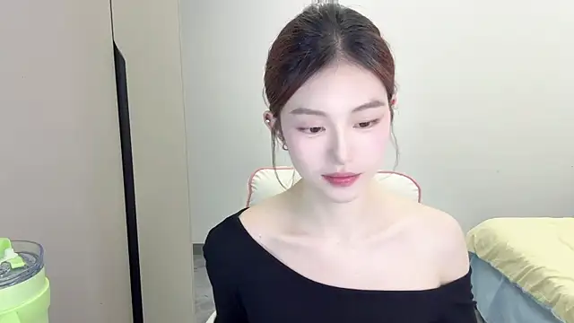 Snapshot of Cookie-oo chatting on 09-20-25, 11:15 Cookie-oo online show from 09-20-25, 11:15