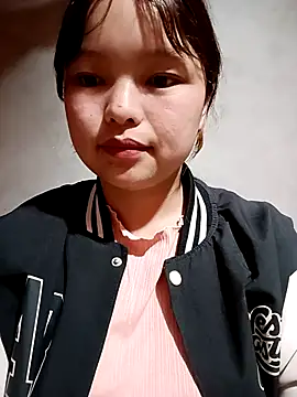 XoiXoi232 online show from 10-25-25, 01:34