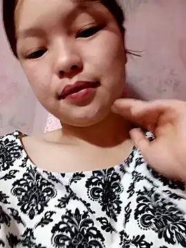 XoiXoi232 online show from 09-10-25, 11:04