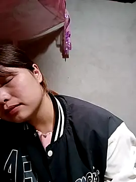 XoiXoi232 online show from 10-27-25, 11:55