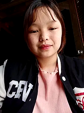 XoiXoi232 online show from 11-17-25, 02:59