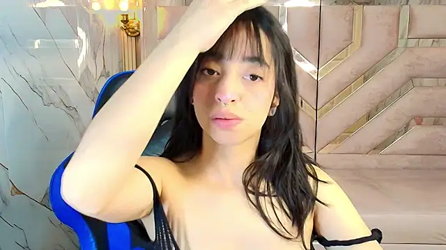Snapshot of zoe_r_ chatting on 09-10-25, 03:05 zoe r online show from 09-10-25, 03:05