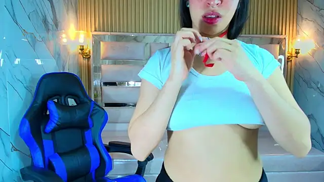 zoe r  online show from 10-24-25, 03:16