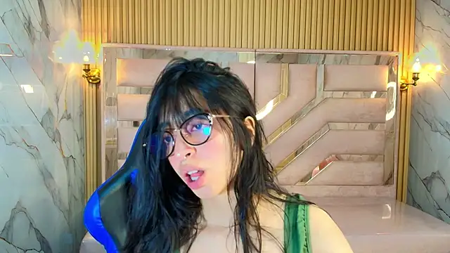 zoe r  online show from 10-25-25, 03:28