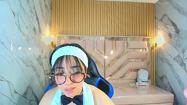 zoe r  online show from 11-27-25, 03:18