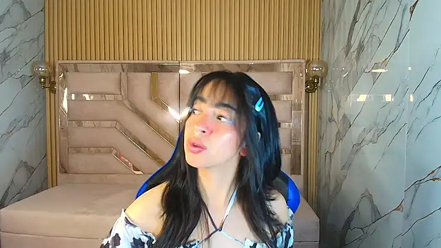 zoe r  online show from 11-21-25, 03:16