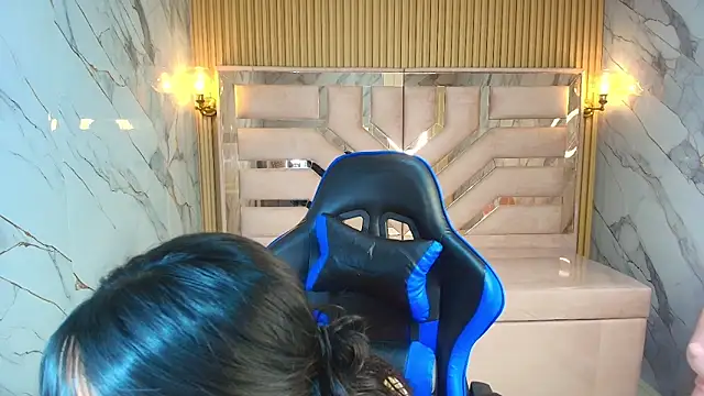 zoe r  online show from 11-28-25, 03:17