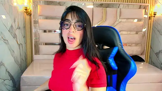 Snapshot of zoe_r_ chatting on 09-18-25, 03:09 zoe r online show from 09-18-25, 03:09