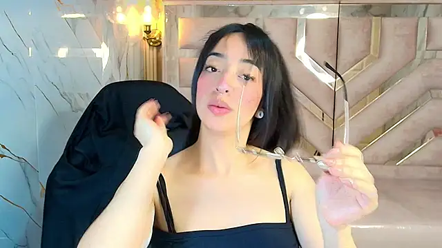 Snapshot of zoe_r_ chatting on 09-13-25, 03:17 zoe r online show from 09-13-25, 03:17