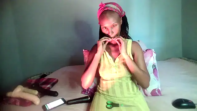 Snapshot of blueyXxX chatting on 05-13-26, 12:45 blueyXxX online show from 05-13-26, 12:45