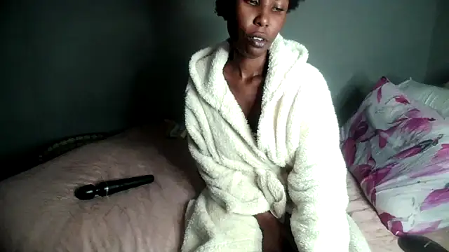 Snapshot of blueyXxX chatting on 04-18-26, 04:53 blueyXxX online show from 04-18-26, 04:53
