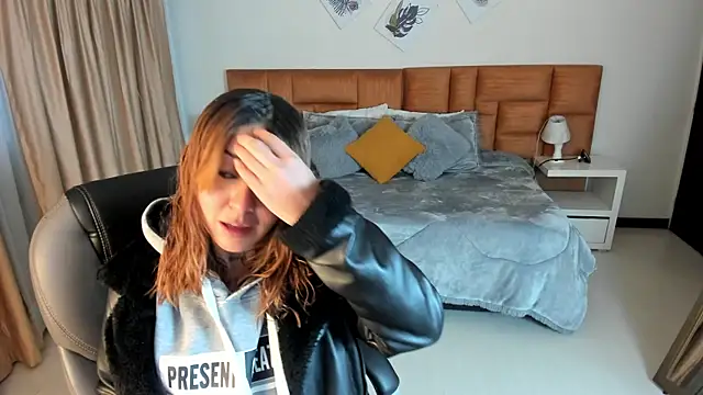 Catti Brie online show from 11-08-25, 10:41