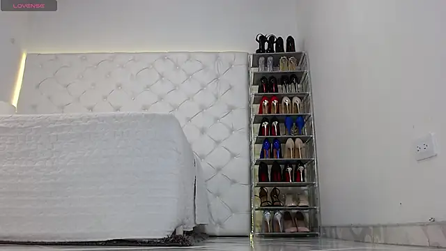 yury m2  online show from 04-14-26, 06:29