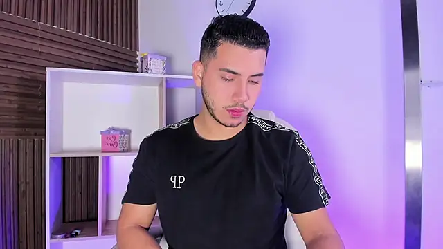 Axel grey  online show from 10-24-25, 12:15