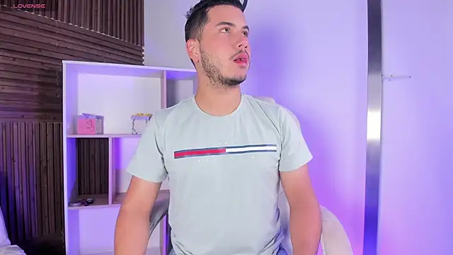 Axel grey  online show from 11-06-25, 12:20