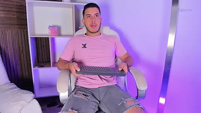 Axel grey  online show from 10-27-25, 12:17