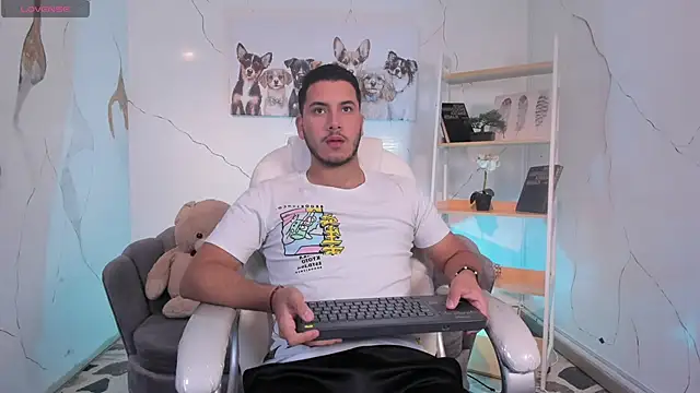 Axel grey  online show from 11-01-25, 12:32