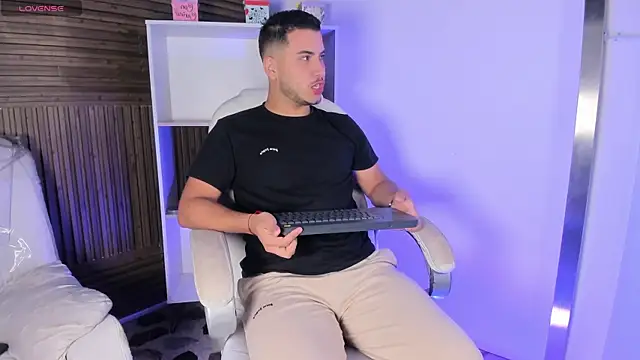 Axel grey  online show from 11-14-25, 12:20