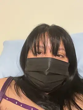 Snapshot of moren_2025 chatting on 12-22-25, 05:40 moren 2025 online show from 12-22-25, 05:40