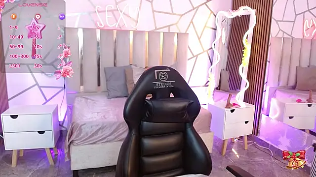 Snapshot of CYRUS_TAY chatting on 12-02-25, 01:57 CYRUS TAY online show from 12-02-25, 01:57