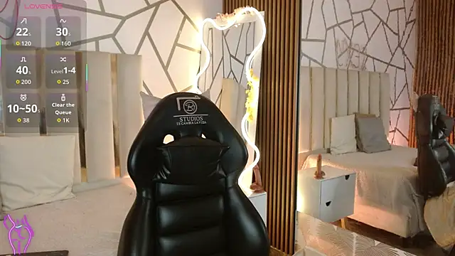 Snapshot of CYRUS_TAY chatting on 01-10-26, 12:00 CYRUS TAY online show from 01-10-26, 12:00