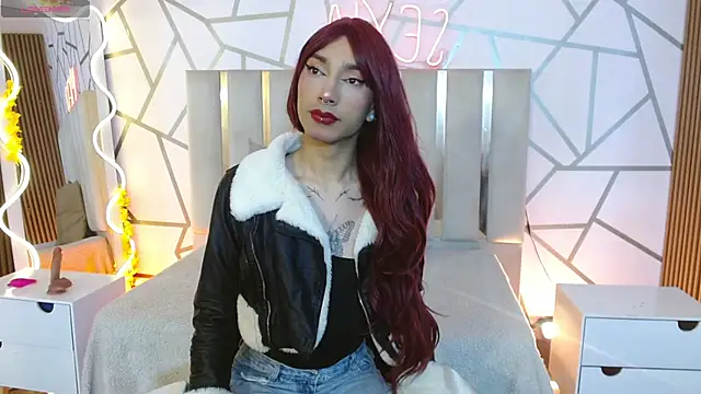 Snapshot of CYRUS_TAY chatting on 12-18-25, 12:31 CYRUS TAY online show from 12-18-25, 12:31