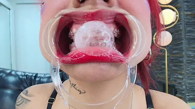 Snapshot of miss___abigail chatting on 12-22-25, 02:01 miss abigail online show from 12-22-25, 02:01