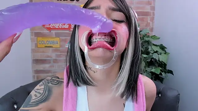 Snapshot of miss___abigail chatting on 10-09-25, 09:37 miss abigail online show from 10-09-25, 09:37