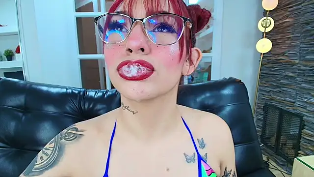 Snapshot of miss___abigail chatting on 10-21-25, 06:07 miss abigail online show from 10-21-25, 06:07