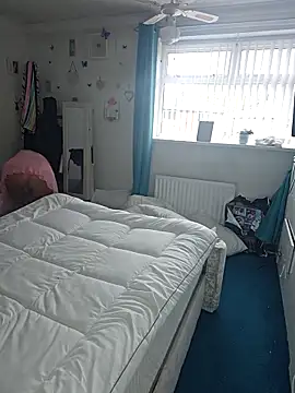 Snapshot of Angeldelightt chatting on 10-21-25, 01:32 Angeldelightt online show from 10-21-25, 01:32