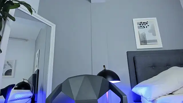 Tylerffoxx online show from 11-02-25, 08:58