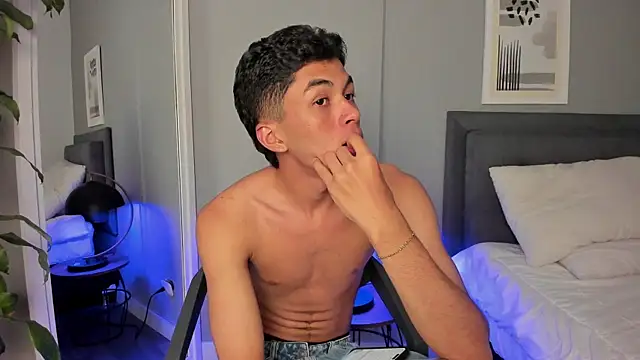 Tylerffoxx online show from 10-10-25, 08:09