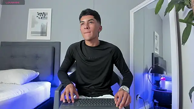 Tylerffoxx online show from 09-22-25, 09:21