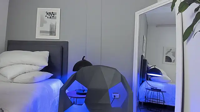 Tylerffoxx online show from 09-08-25, 08:52