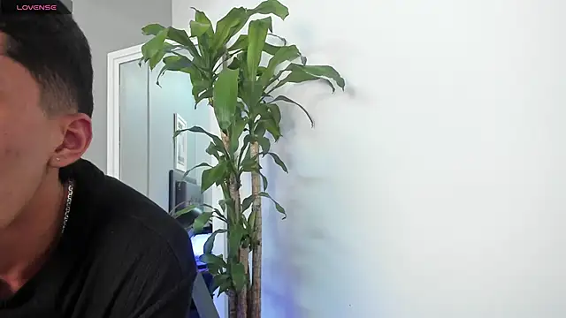 Tylerffoxx online show from 09-29-25, 08:25