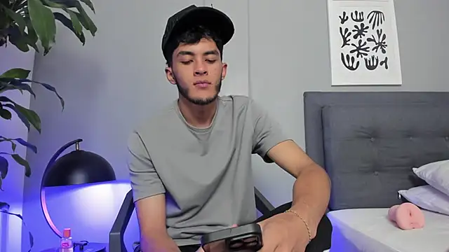 Tylerffoxx online show from 05-23-26, 09:03