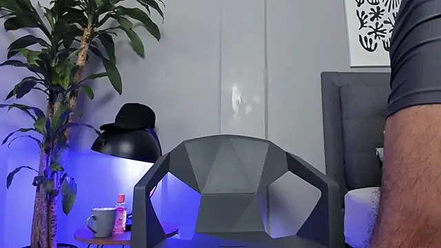 Tylerffoxx online show from 05-11-26, 09:23