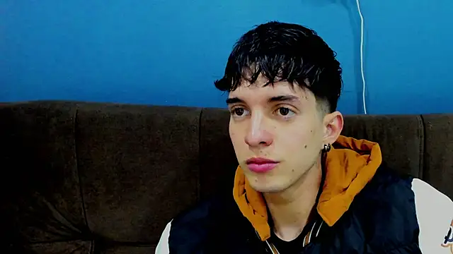 Jheampiiero online show from 12-18-25, 02:10