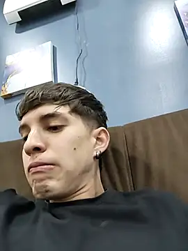 Jheampiiero online show from 11-18-25, 02:31