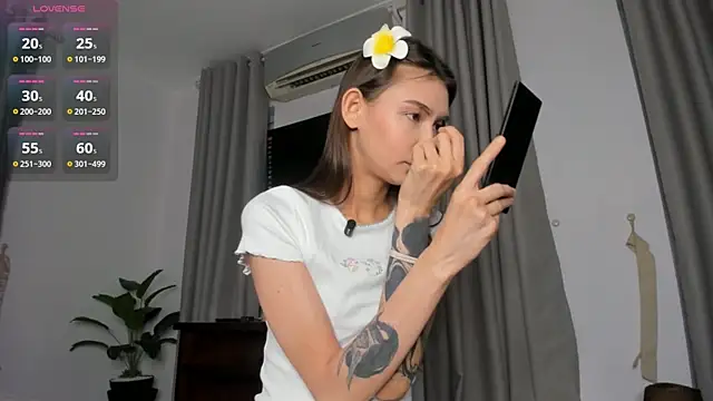 Amy Loveme online show from 11-19-25, 12:21